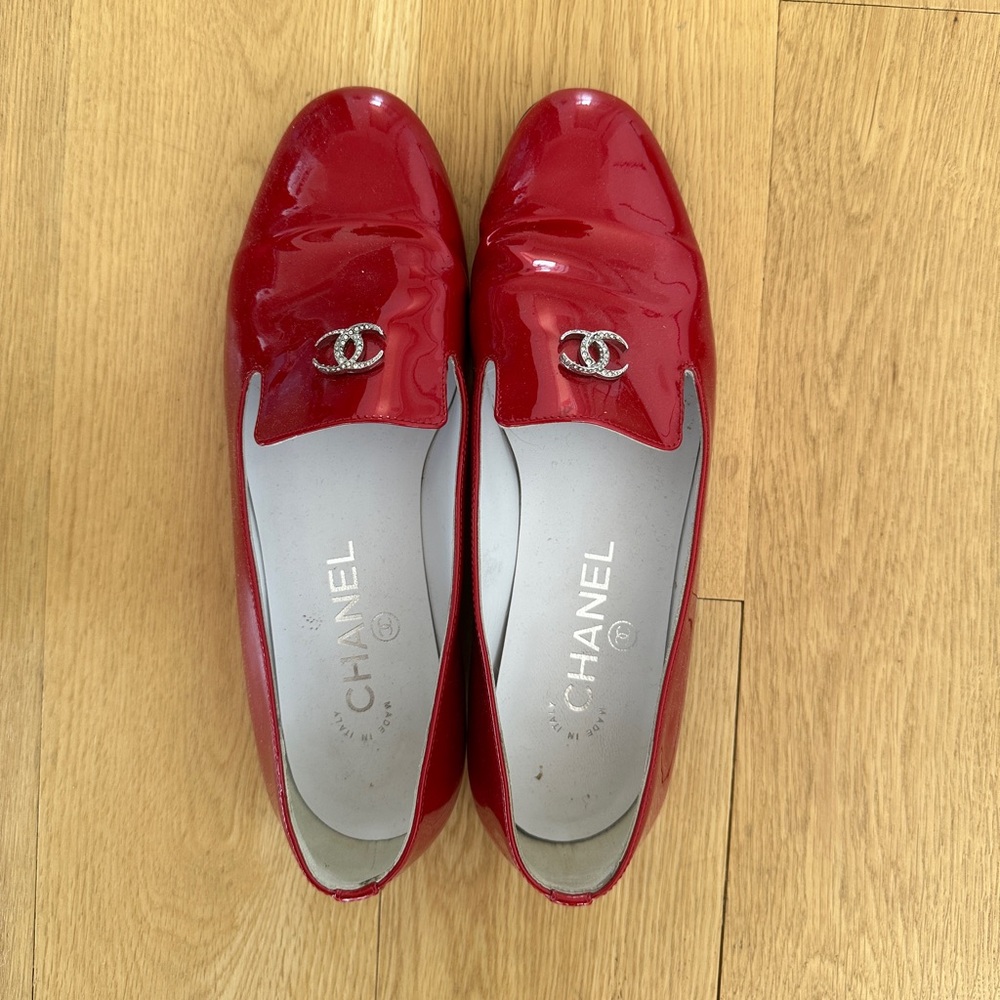 ***SOLD OUT***Chanel patent leather flats loafers